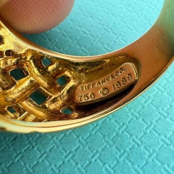 Vintage Tiffany & Co. Ruby Diamond Vannerie Basket Weave Ring 18k Gold 1989 - Picture 6 of 9